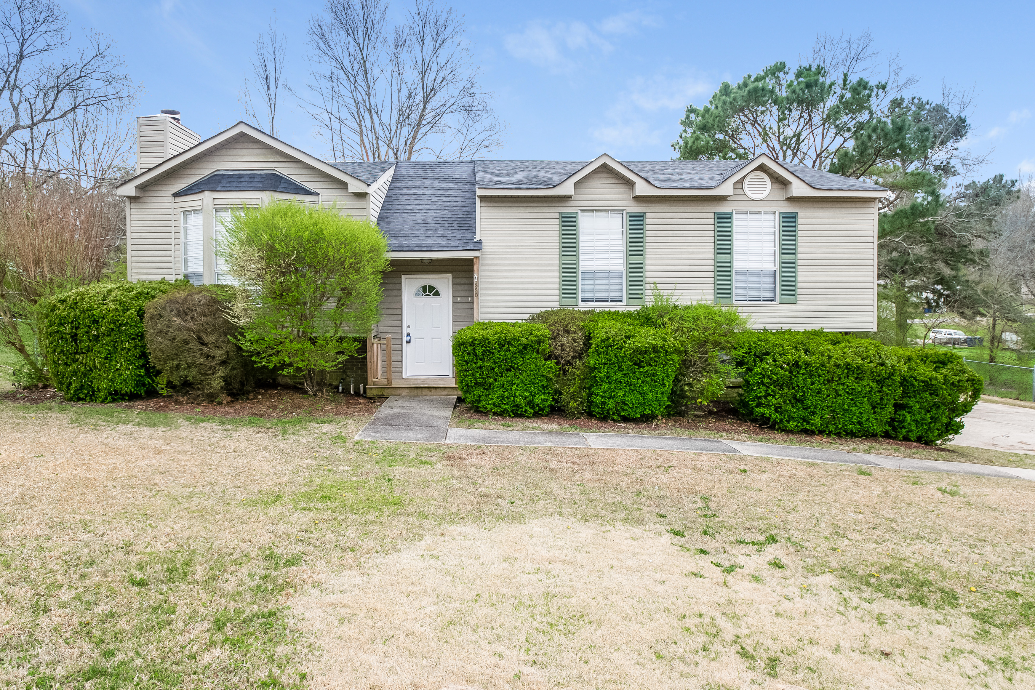 320 Willow Glen Ct Alabaster, AL 35007